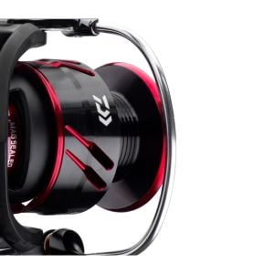 DAIWA BALLISTIC MQ 21 LT 3000 C MAKARA